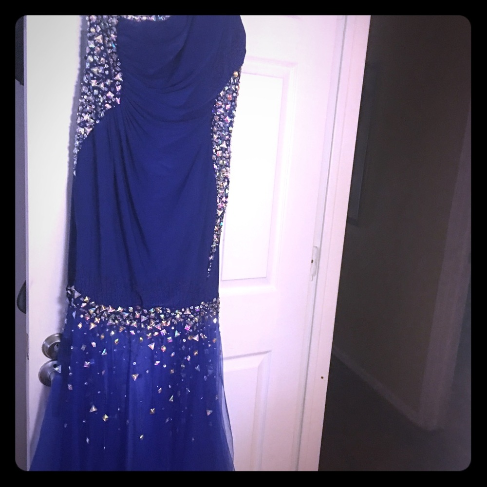 Beautiful form fitting gown